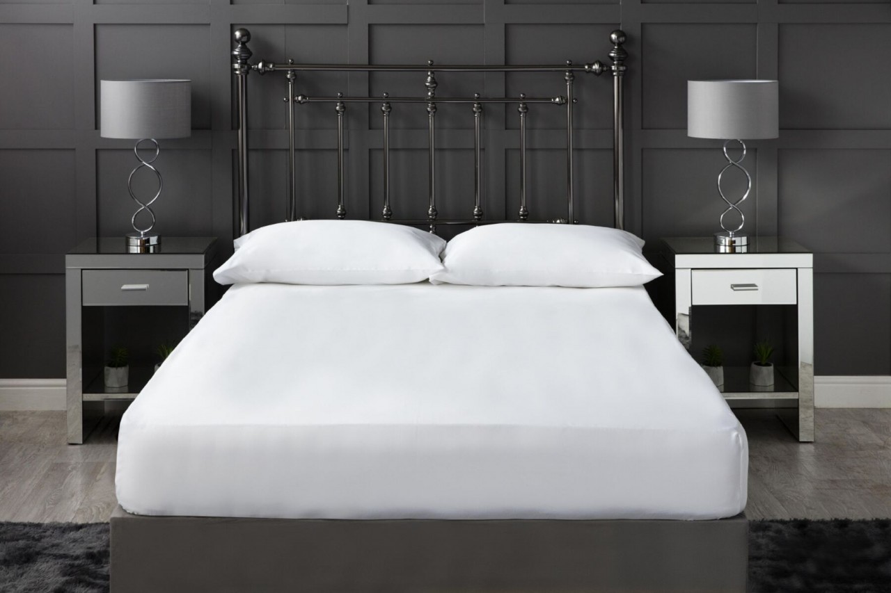300 Thread Count Cotton Sheets and Pillowcases by Belledorm